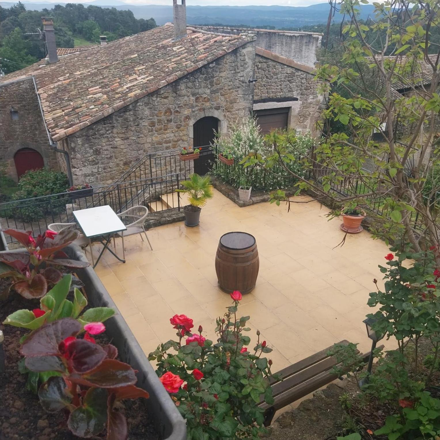 Aux Vieux Arceaux Hotel Mercuer ภายนอก รูปภาพ